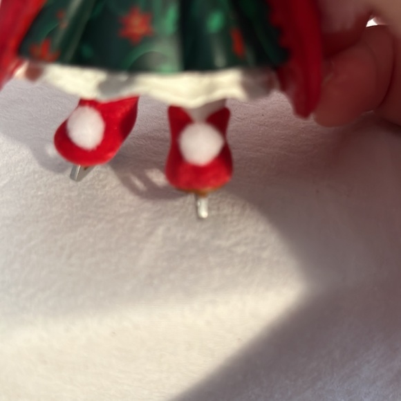 Hallmark Madame Alexander keepsake ornament - Picture 5 of 7